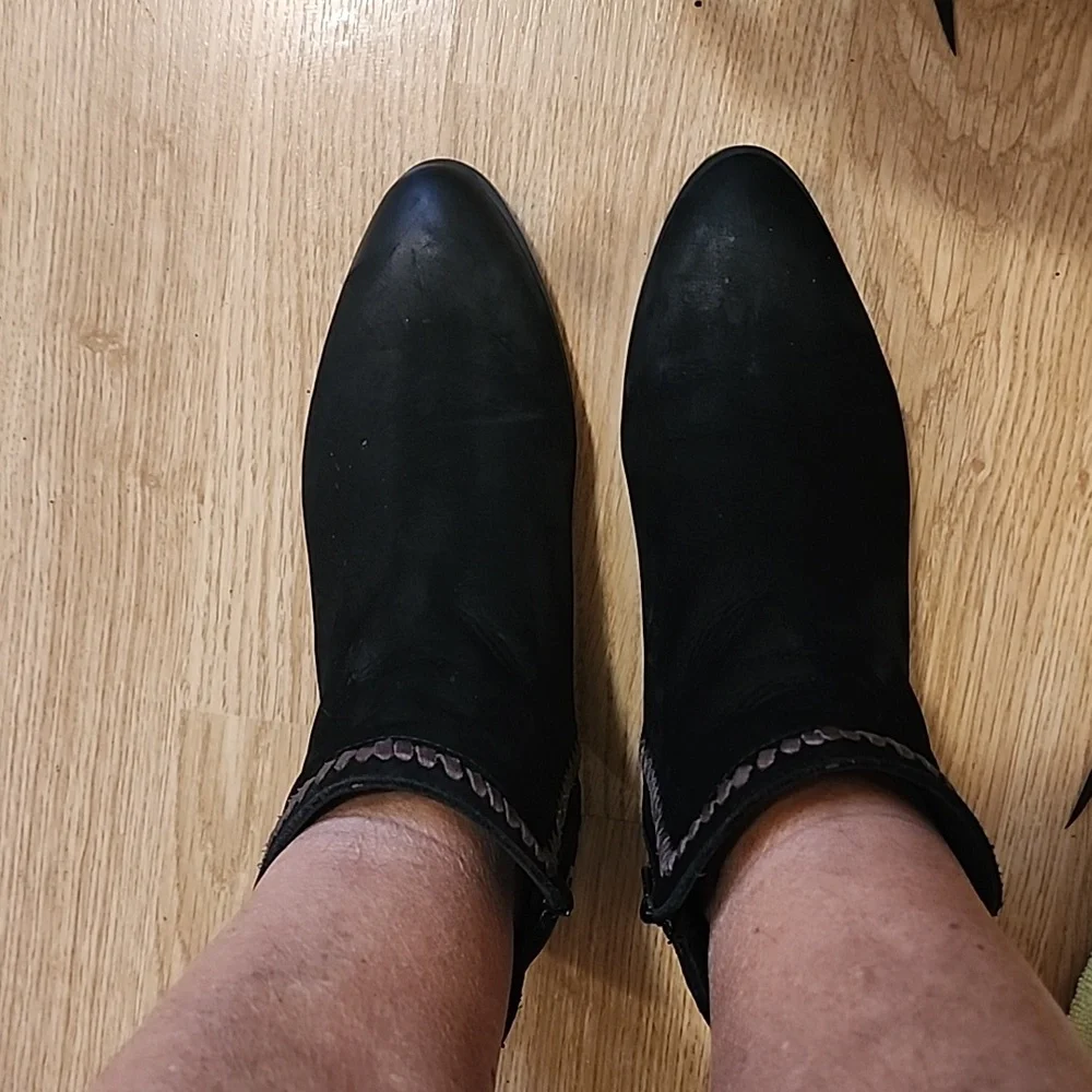Bueno leather boots size 39.USA 8.5.Like new condition. - Picture 10 of 11